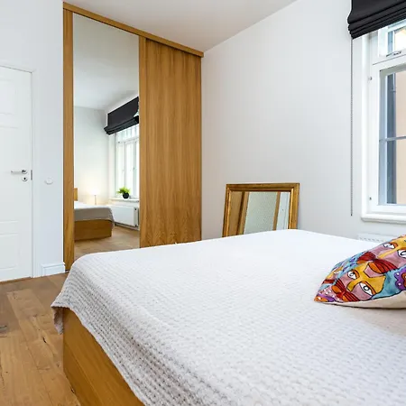 Apartment Cozy In The Center- Contactless Self Check In