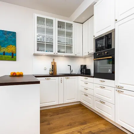 Apartment Cozy In The Center- Contactless Self Check In